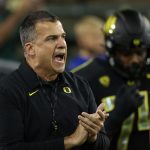 College football scores, rankings, highlights: Oregon, Clemson barely survive upset bids